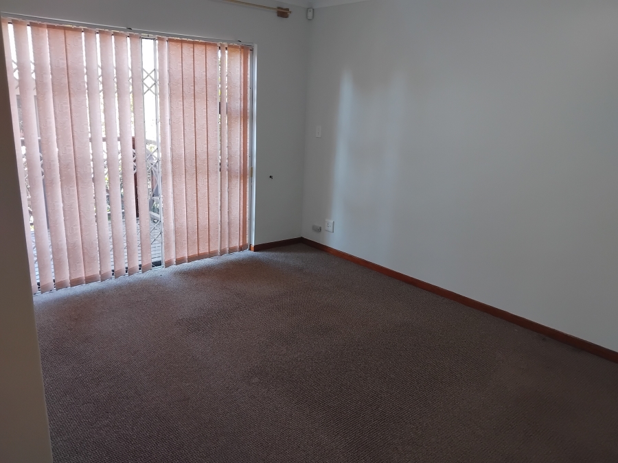 4 Bedroom Property for Sale in Wavecrest Eastern Cape